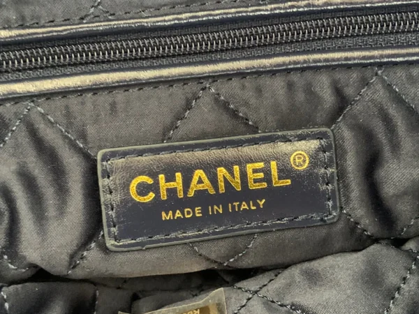 Chanel 2022 AS3261 Bag 8