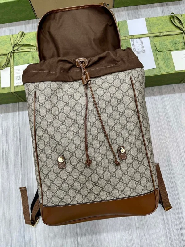 GUCCI Backpack GG Medium 9