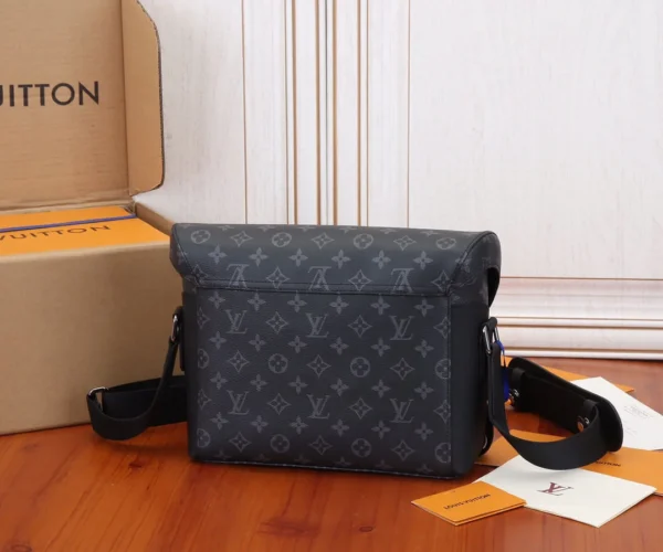 Messenger PM Voyager Louis Vuitton 8