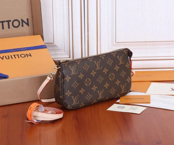 Monogram Pochette Louis Vuitton 2