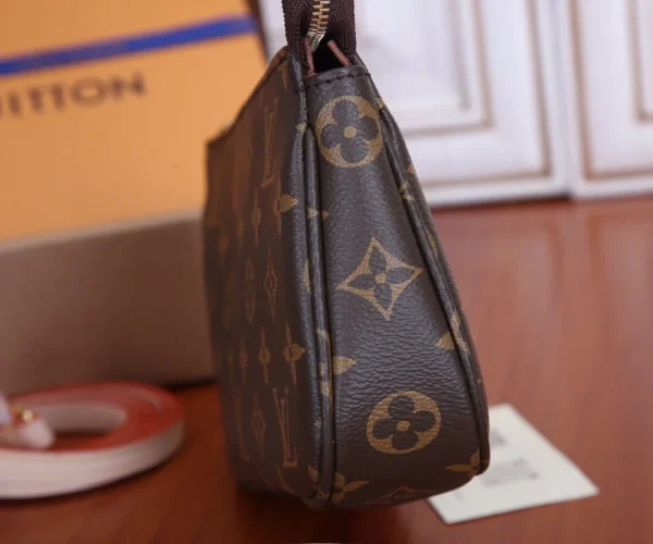 Monogram Pochette Louis Vuitton 8