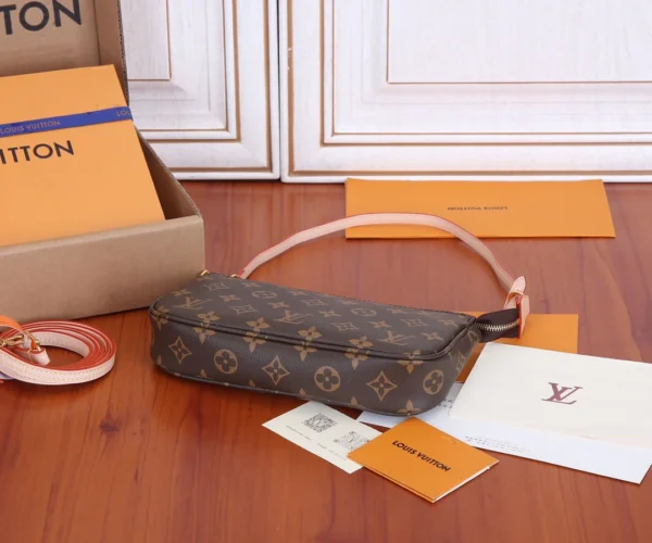 Monogram Pochette Louis Vuitton 9