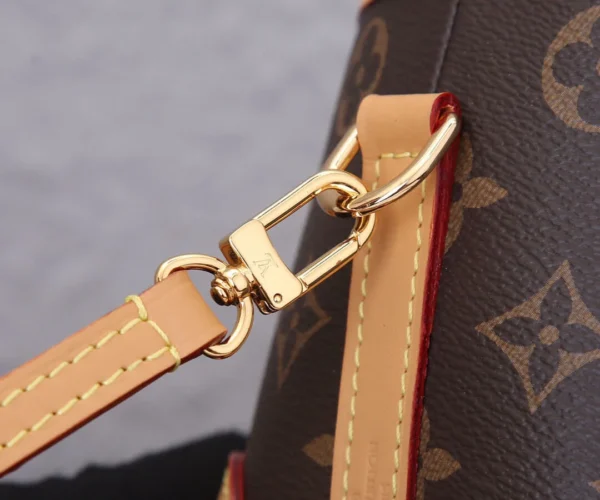 Nano Noé Handbag Louis Vuitton 6