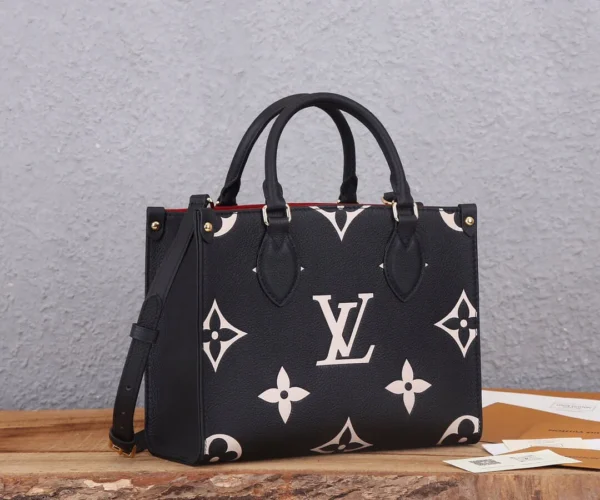 OnTheGo Small Tote Bag Louis Vuitton 2